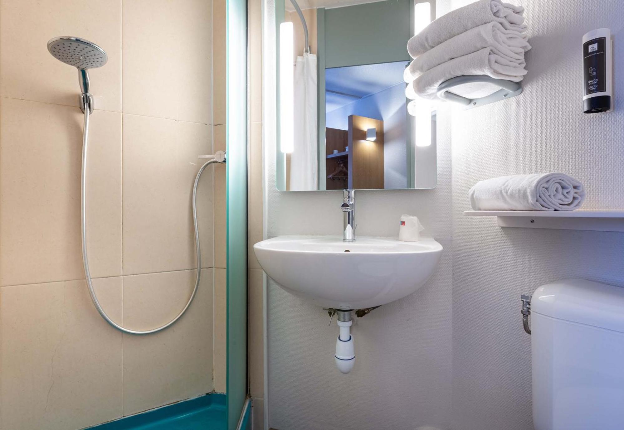 B&B Hotel Chartres Le Coudray エクステリア 写真