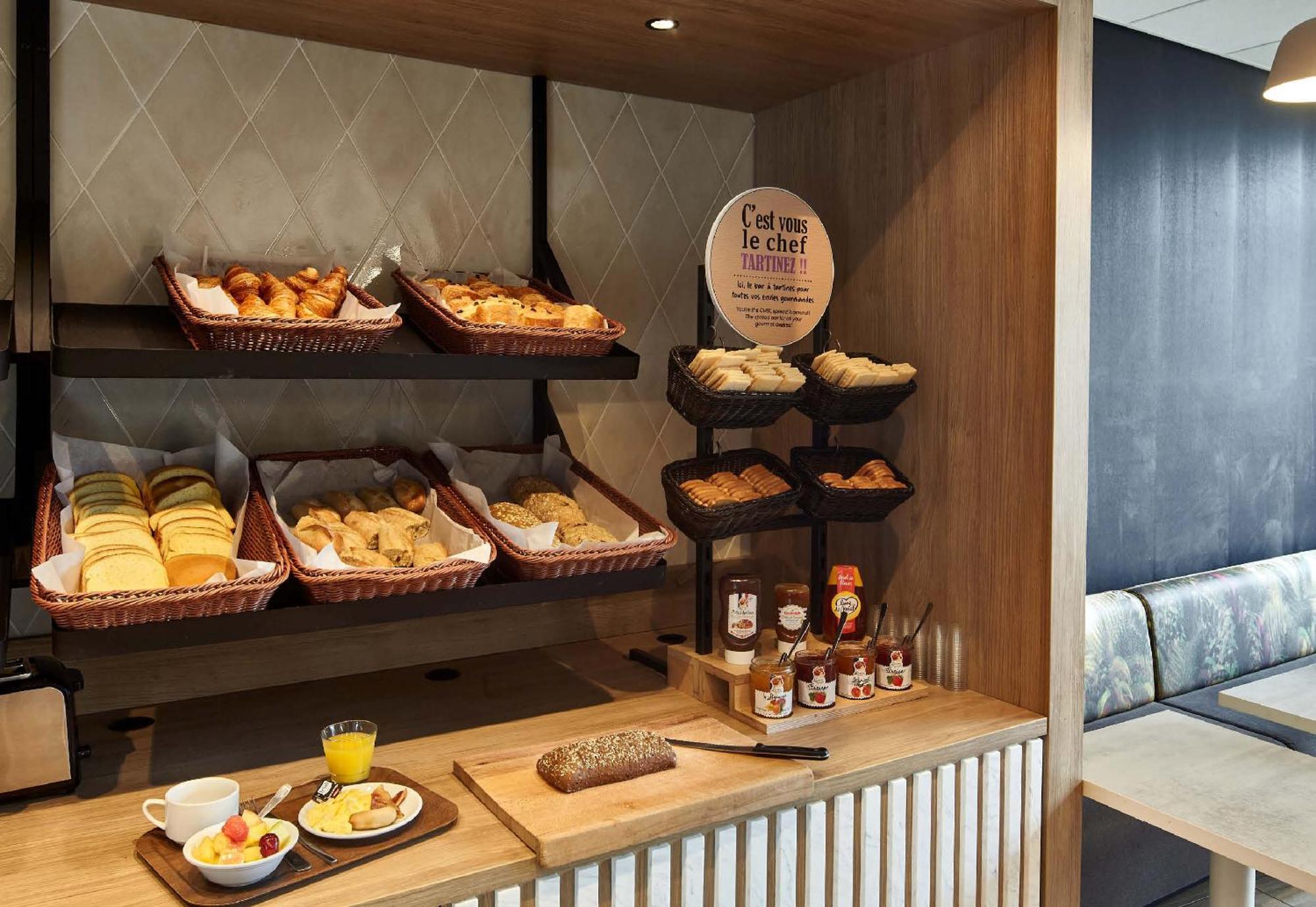 B&B Hotel Chartres Le Coudray エクステリア 写真