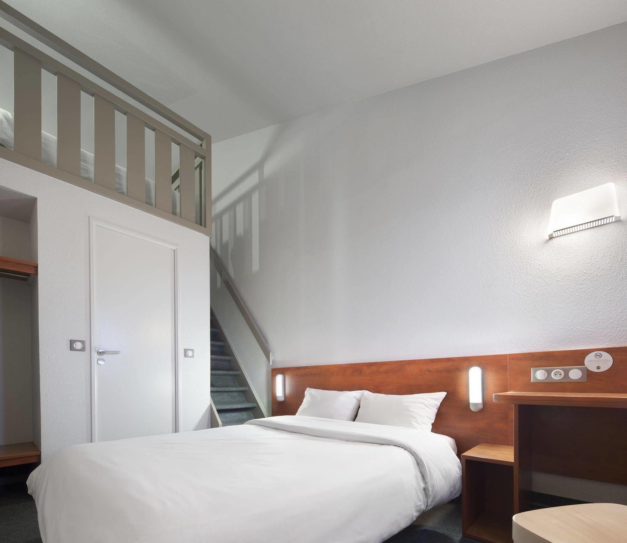 B&B Hotel Chartres Le Coudray エクステリア 写真