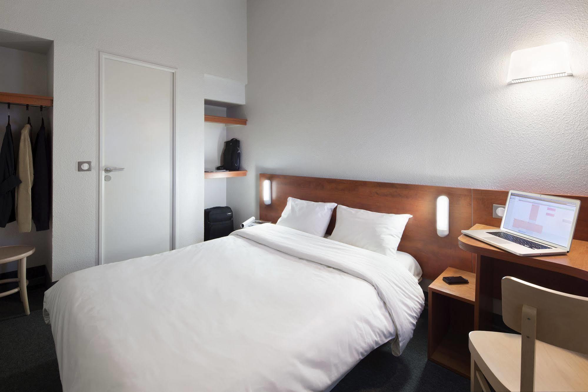 B&B Hotel Chartres Le Coudray エクステリア 写真