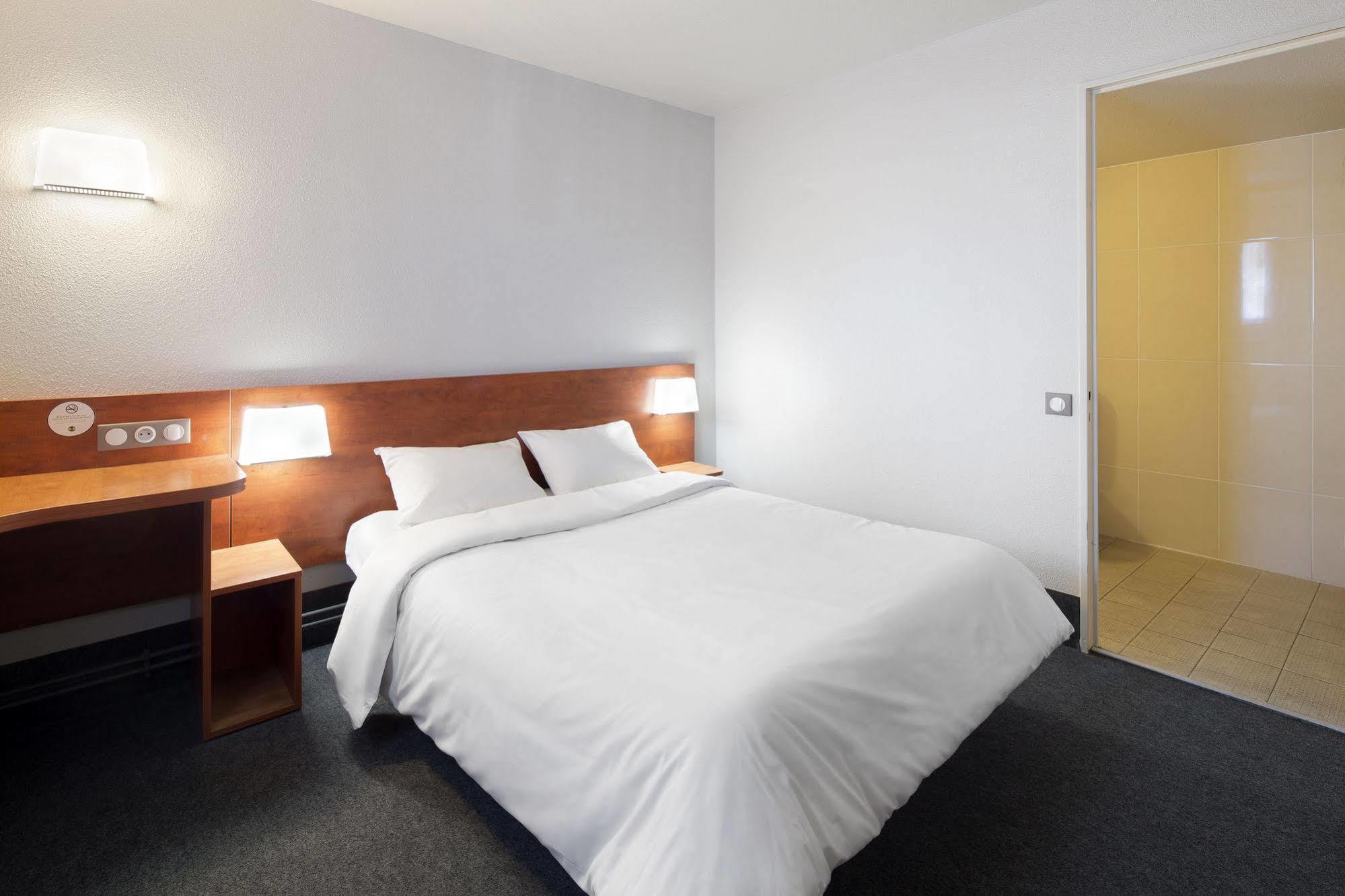 B&B Hotel Chartres Le Coudray エクステリア 写真
