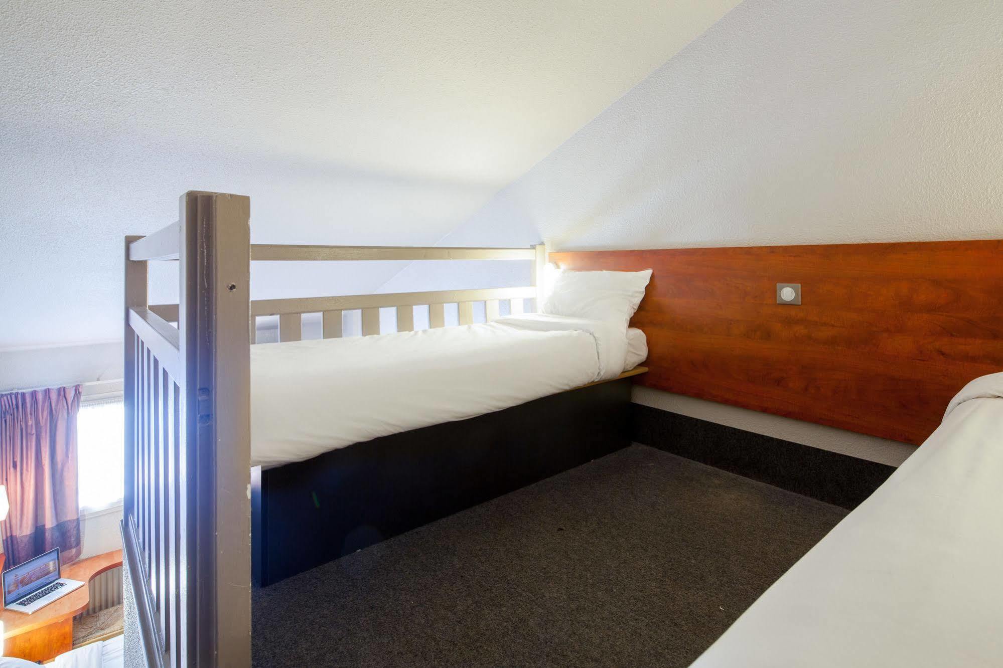 B&B Hotel Chartres Le Coudray エクステリア 写真
