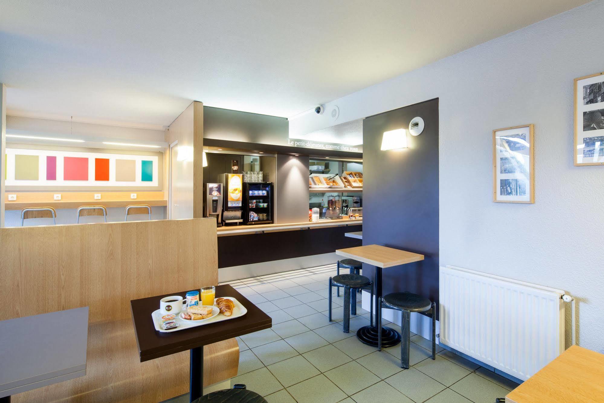 B&B Hotel Chartres Le Coudray エクステリア 写真